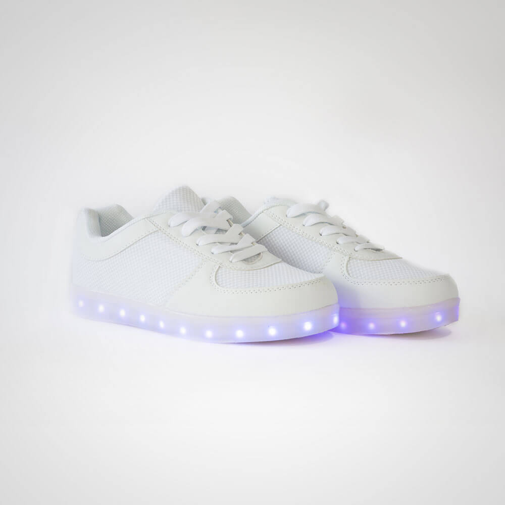 white-shoes-with-led-1-free-img